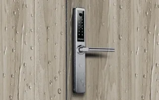 automatic door lock with remote is weatherproof