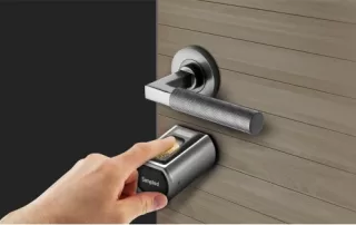 keyless deadbolt with fingerprint